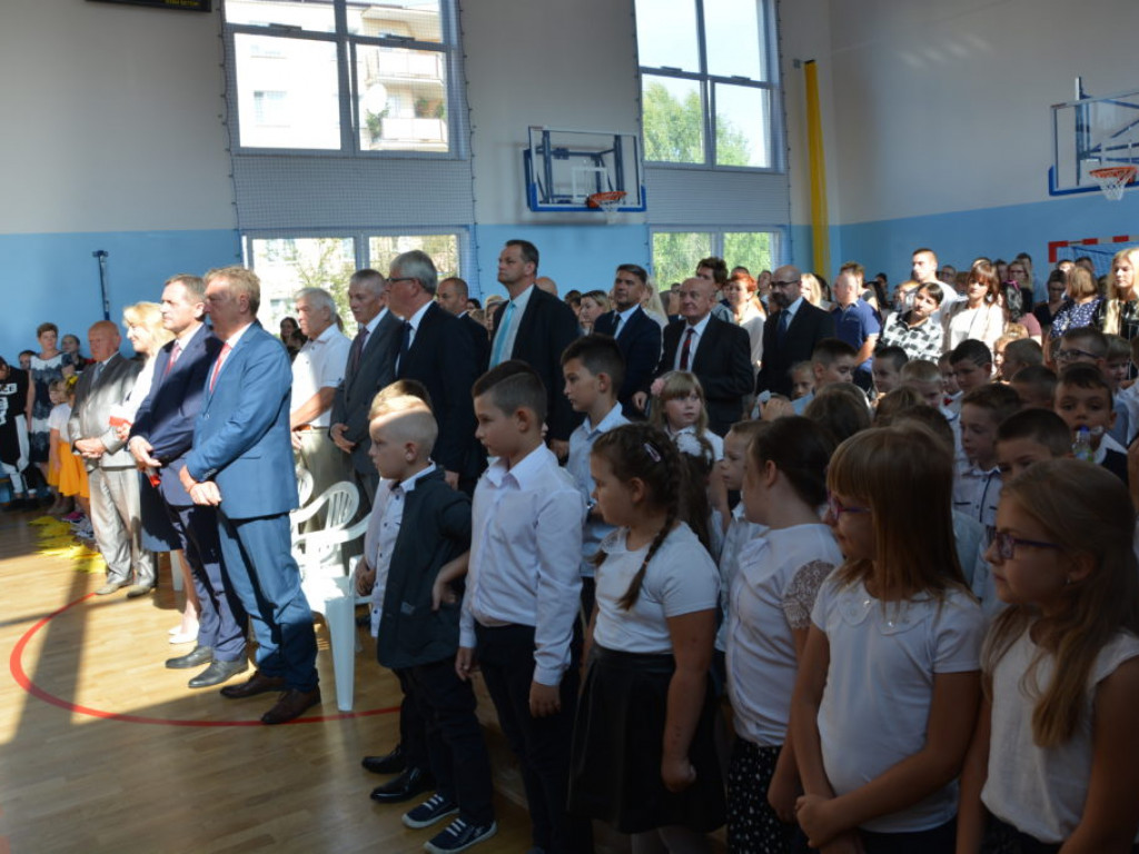 W nowy rok z nową halą - rozpoczęcie roku szkolnego w SP nr 2