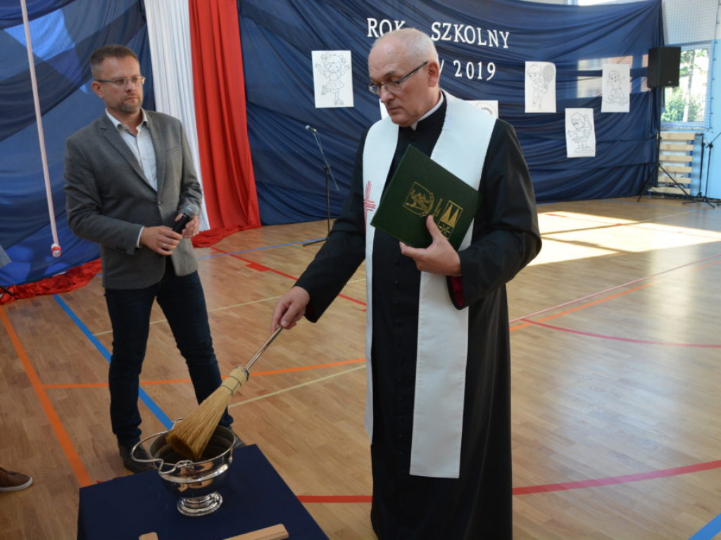 W nowy rok z nową halą - rozpoczęcie roku szkolnego w SP nr 2