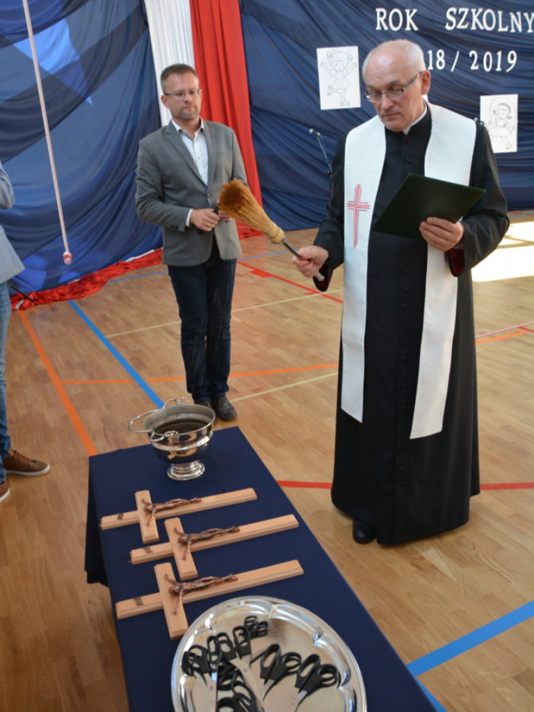 W nowy rok z nową halą - rozpoczęcie roku szkolnego w SP nr 2