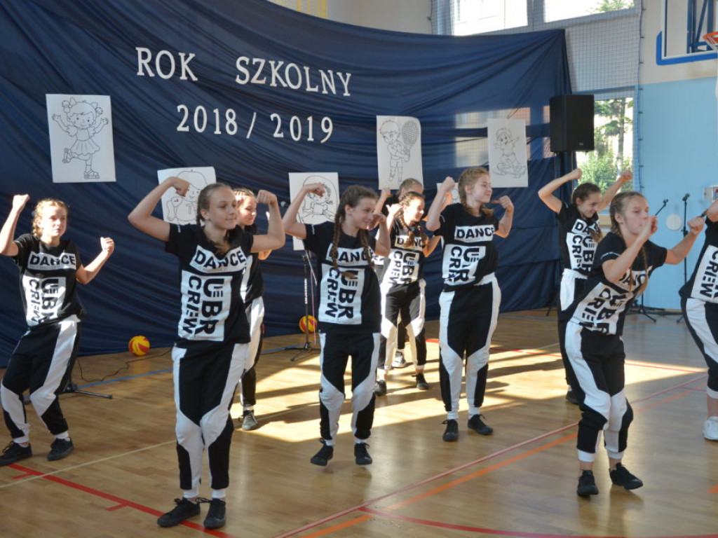 W nowy rok z nową halą - rozpoczęcie roku szkolnego w SP nr 2