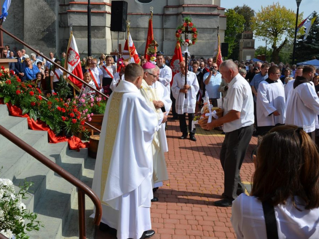 Dożynki diecezjalne w Woli Gułowskiej
