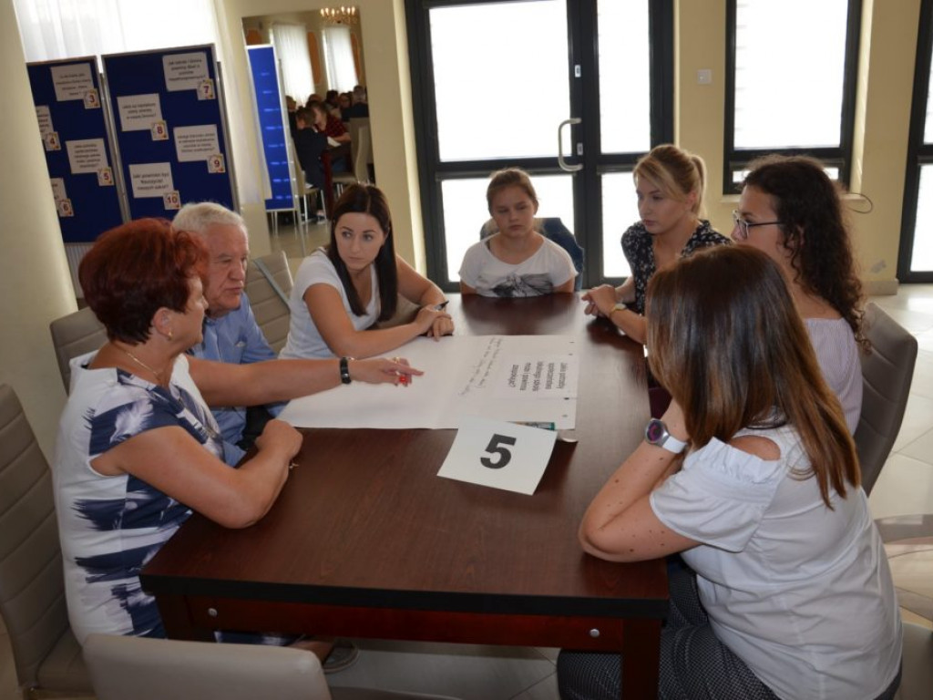 Debata o stanie i przyszłości przedszkoli i szkół