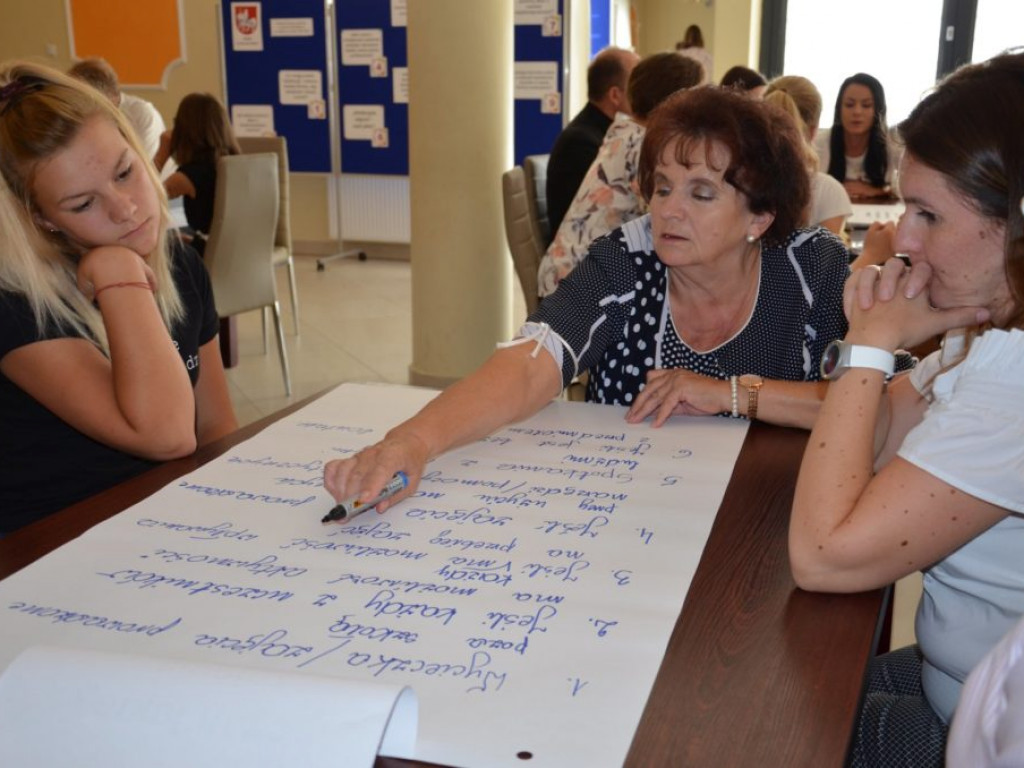 Debata o stanie i przyszłości przedszkoli i szkół
