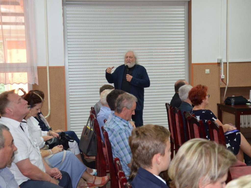 Debata o stanie i przyszłości przedszkoli i szkół