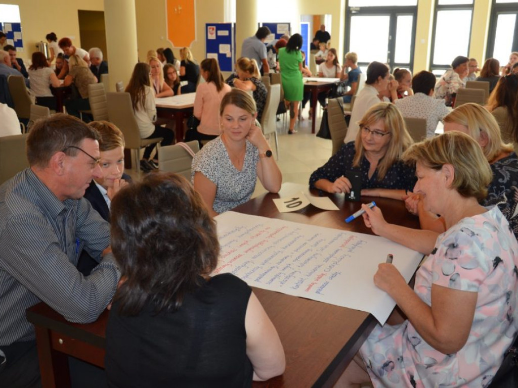 Debata o stanie i przyszłości przedszkoli i szkół