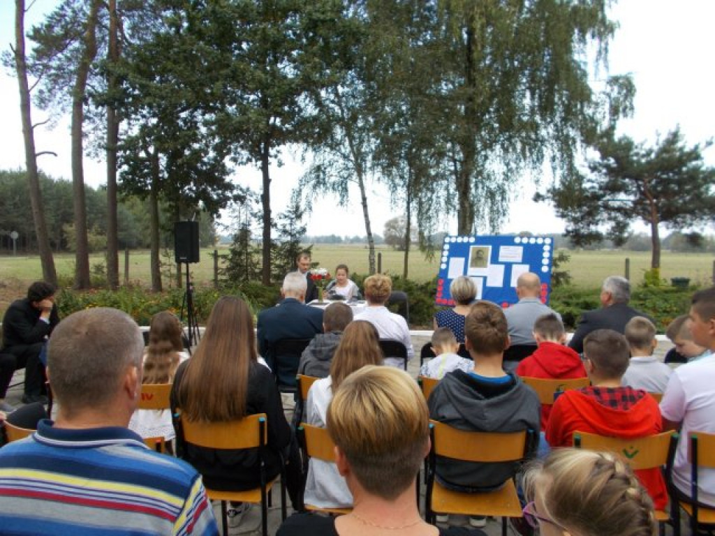 Narodowe Czytanie w Ostrówkach