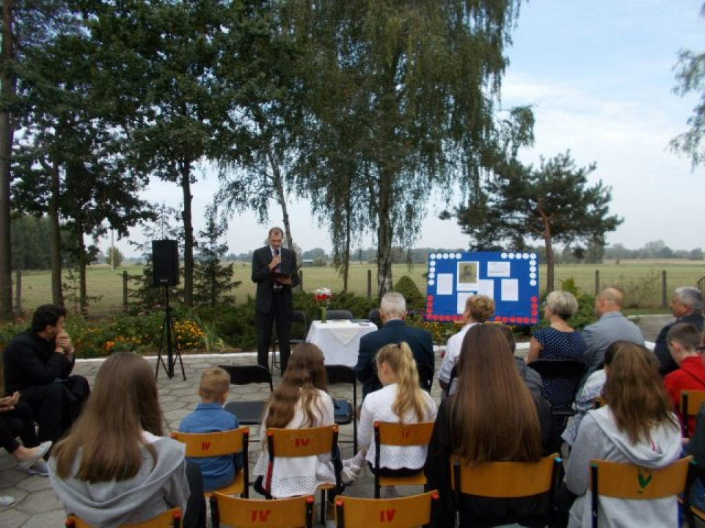 Narodowe Czytanie w Ostrówkach
