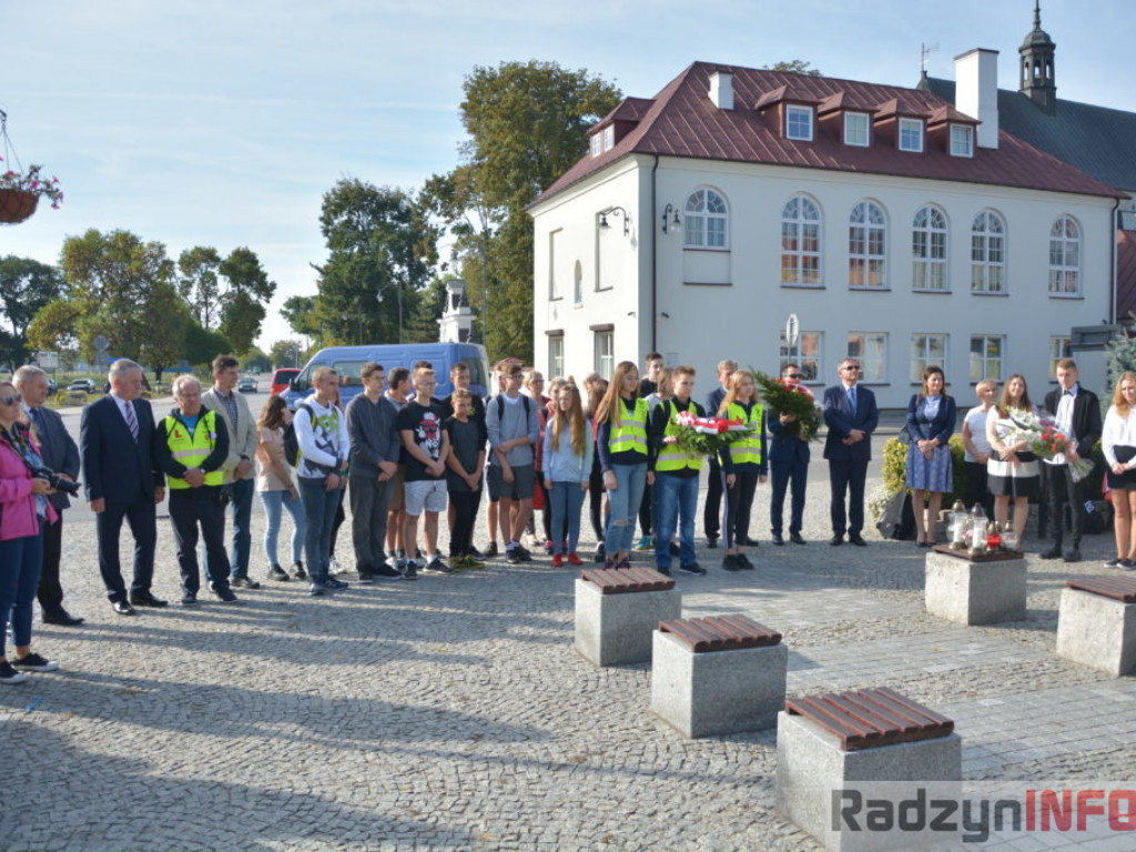 Wyruszył Młodzieżowy Rajd Rowerowy Szlakiem Miejsc Pamięci