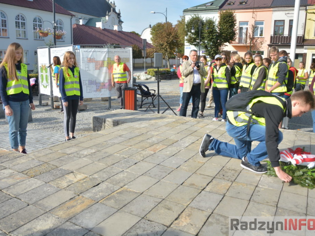 Wyruszył Młodzieżowy Rajd Rowerowy Szlakiem Miejsc Pamięci