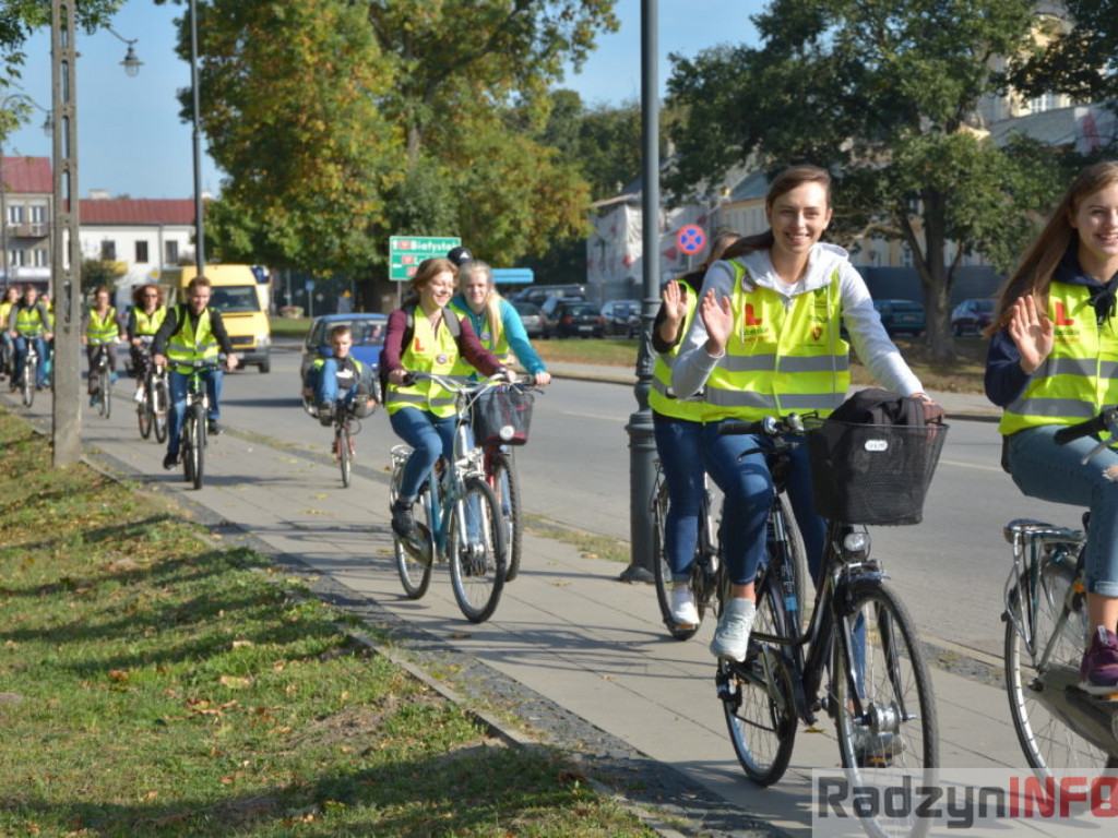 Wyruszył Młodzieżowy Rajd Rowerowy Szlakiem Miejsc Pamięci