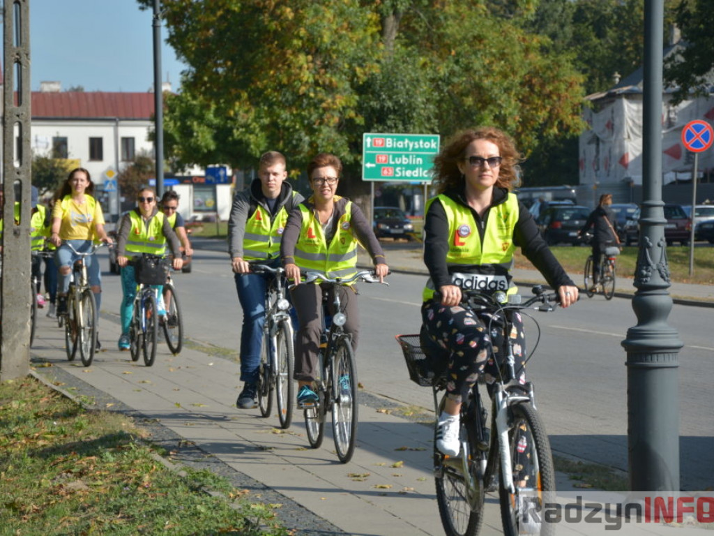 Wyruszył Młodzieżowy Rajd Rowerowy Szlakiem Miejsc Pamięci