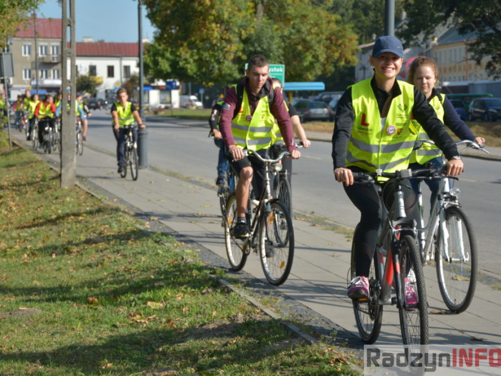 Wyruszył Młodzieżowy Rajd Rowerowy Szlakiem Miejsc Pamięci
