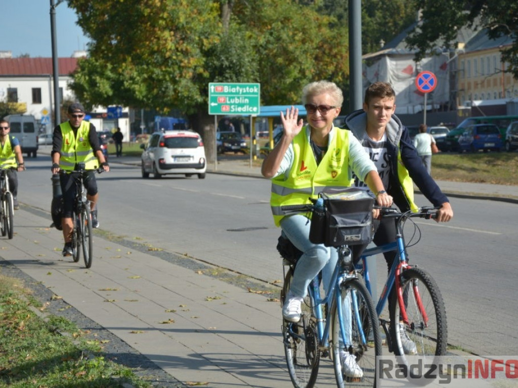 Wyruszył Młodzieżowy Rajd Rowerowy Szlakiem Miejsc Pamięci