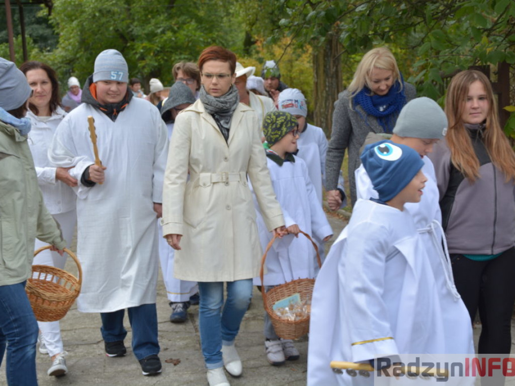 Życzliwe Anioły z SOSW przeszły ulicami miasta