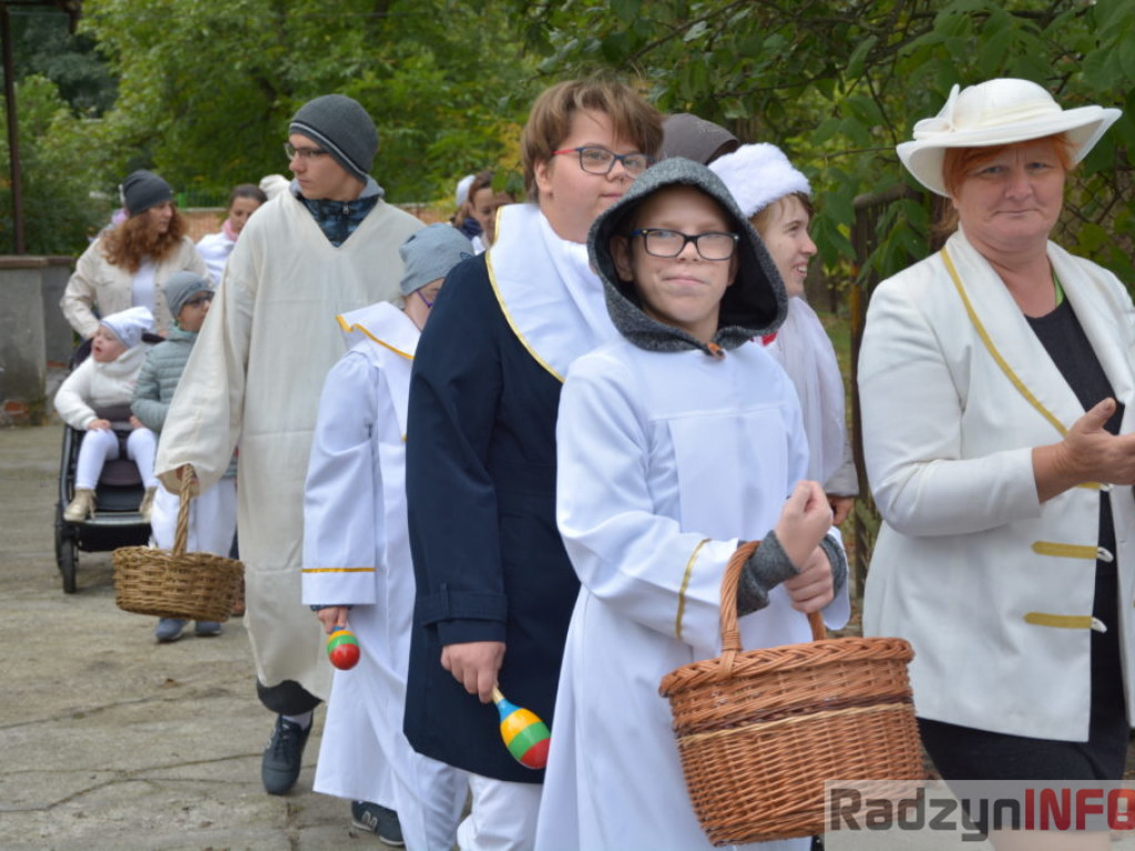 Życzliwe Anioły z SOSW przeszły ulicami miasta