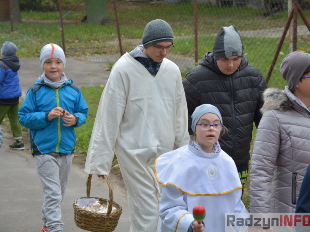 Życzliwe Anioły z SOSW przeszły ulicami miasta