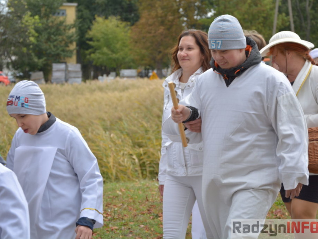 Życzliwe Anioły z SOSW przeszły ulicami miasta