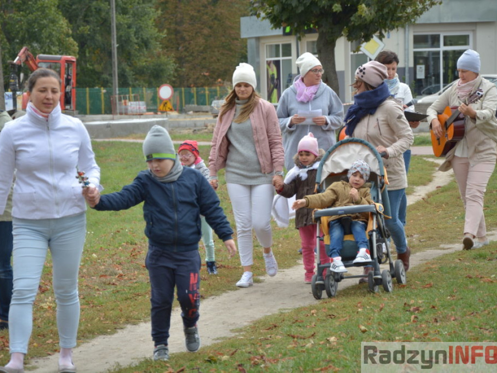 Życzliwe Anioły z SOSW przeszły ulicami miasta