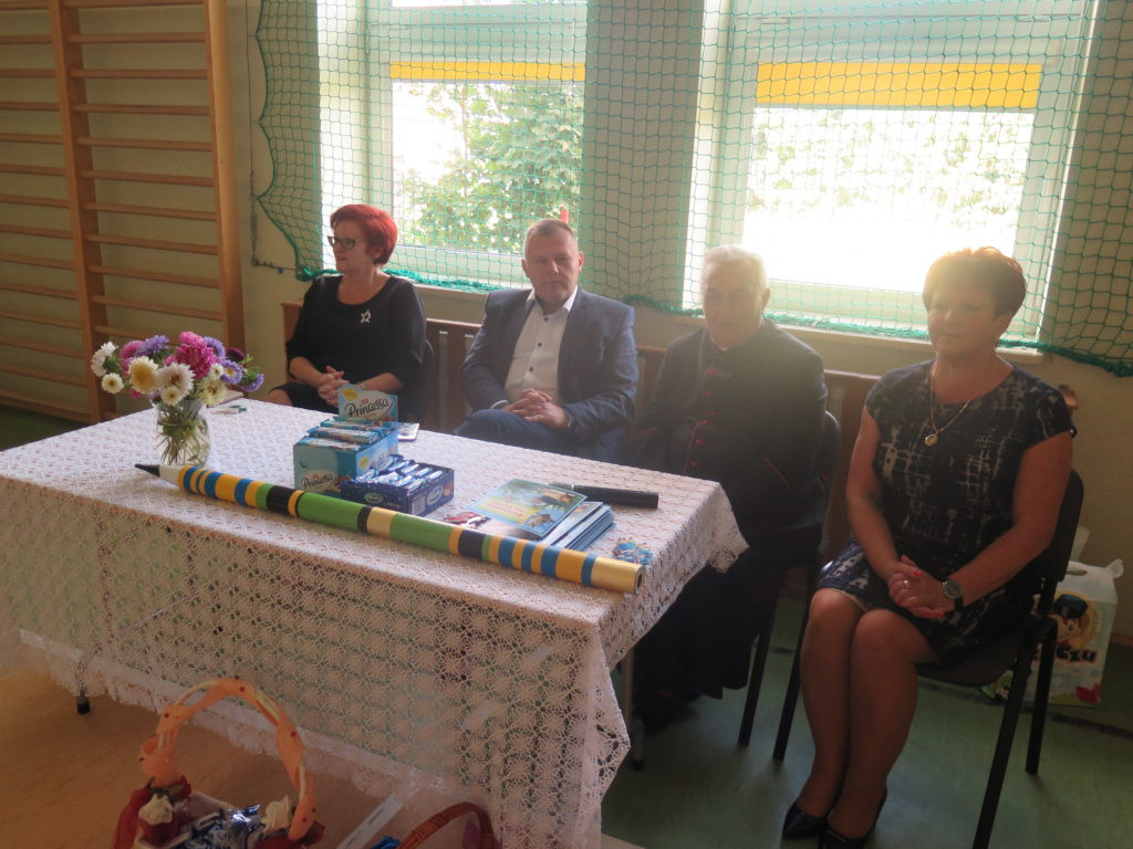 Witaj nam szkoło, przyjmij nas radośnie i wesoło!