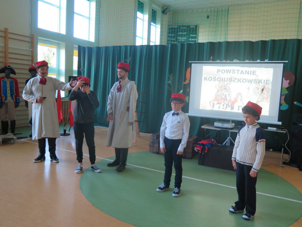 Historyczne klimaty w Szkole Podstawowej w Domaszewnicy