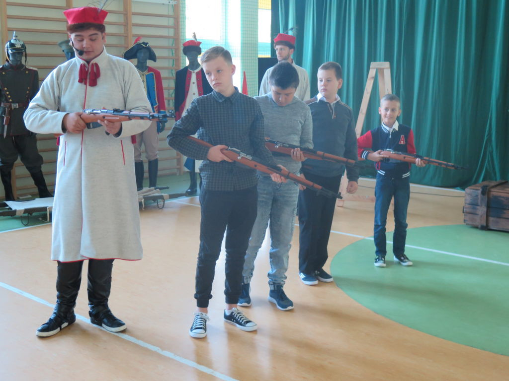 Historyczne klimaty w Szkole Podstawowej w Domaszewnicy