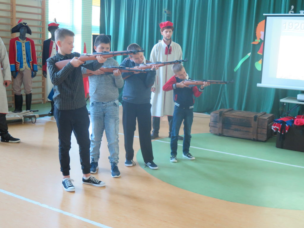 Historyczne klimaty w Szkole Podstawowej w Domaszewnicy