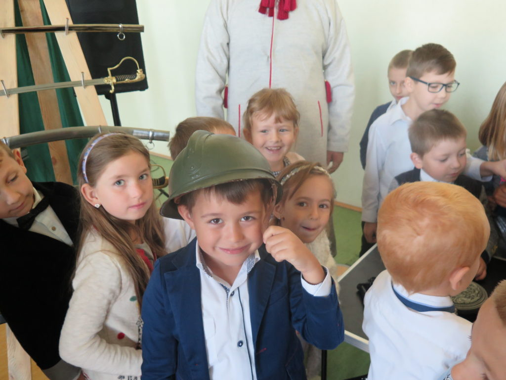 Historyczne klimaty w Szkole Podstawowej w Domaszewnicy