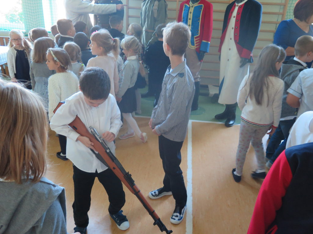 Historyczne klimaty w Szkole Podstawowej w Domaszewnicy