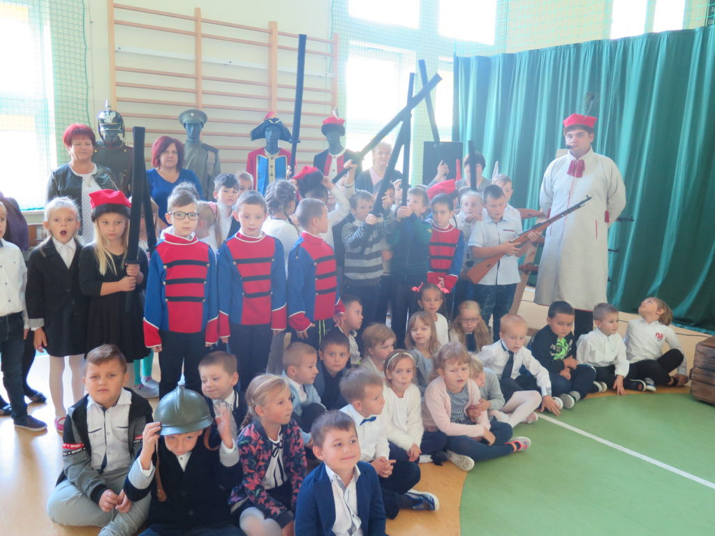 Historyczne klimaty w Szkole Podstawowej w Domaszewnicy