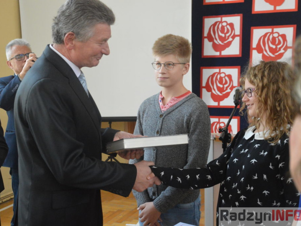 Laureaci konkursów: historycznego i literackiego nagrodzeni