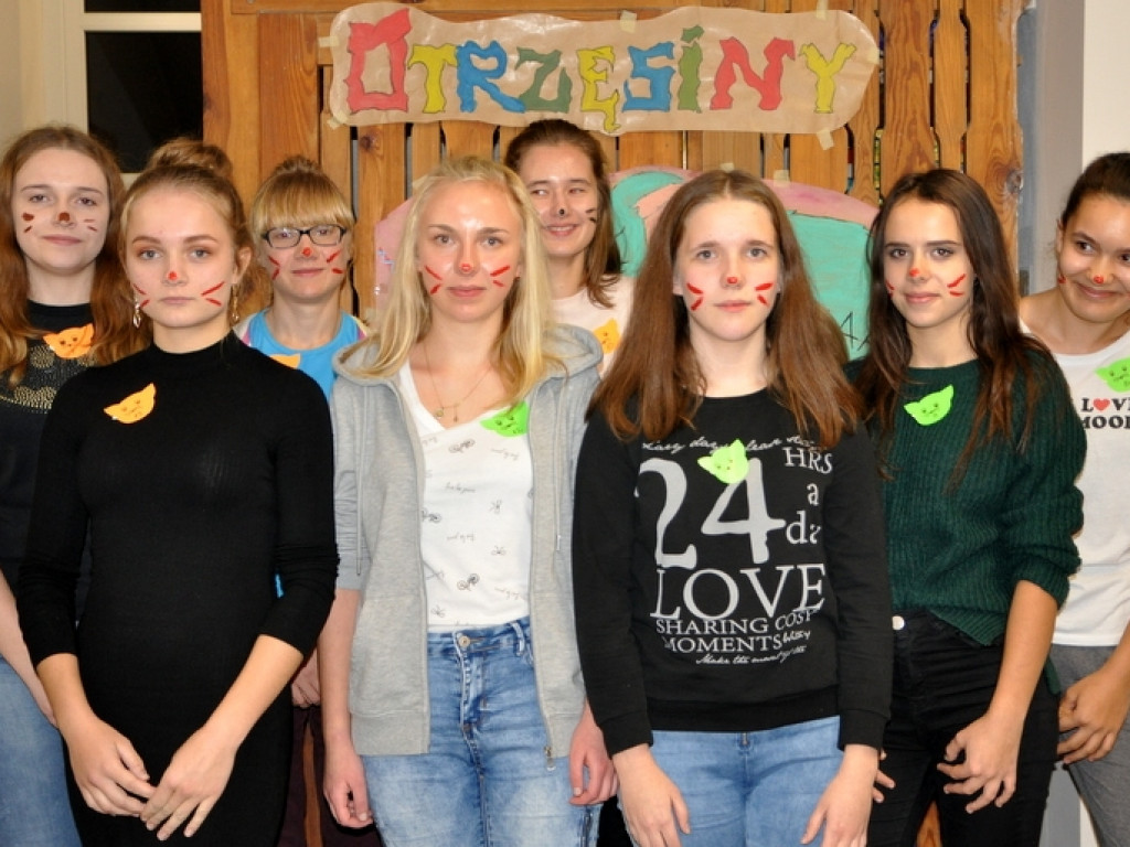 Internackie otrzęsiny 