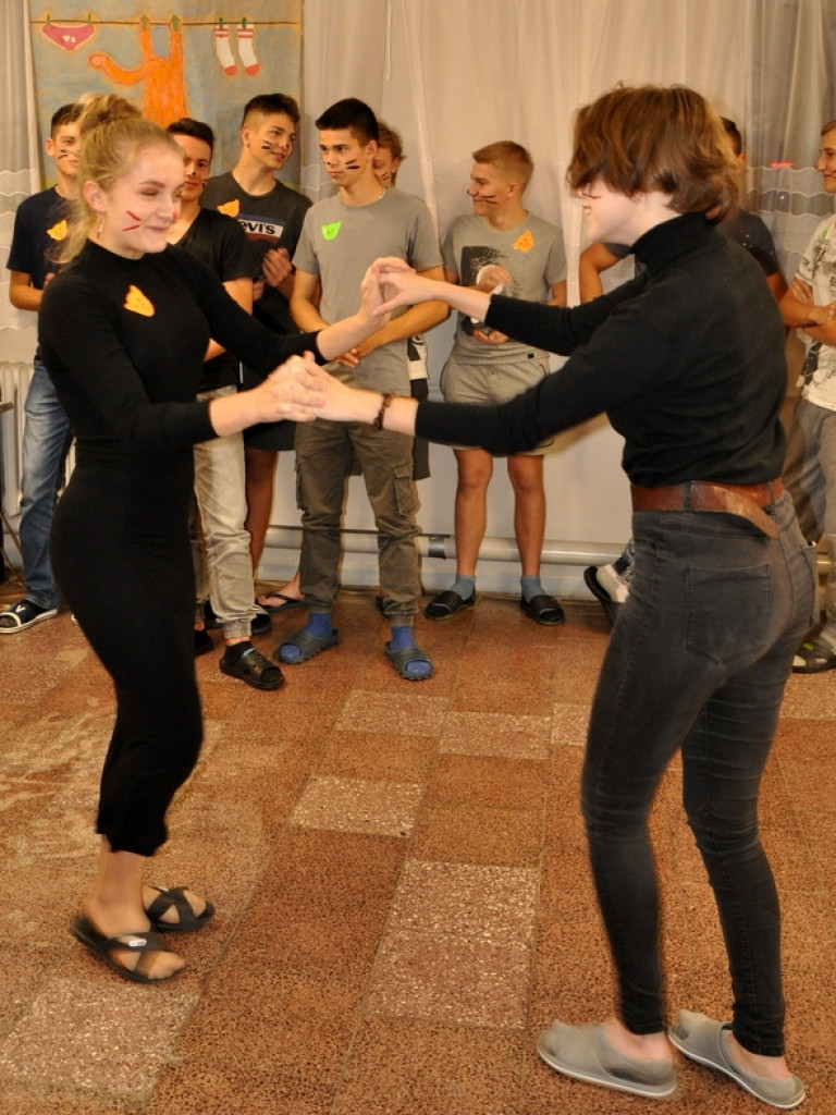 Internackie otrzęsiny 