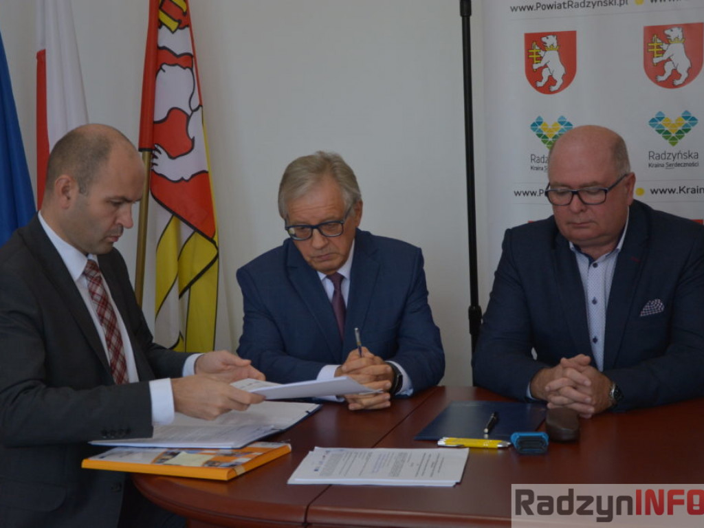 Podpisano umowy na termomodernizację budynków i zakup rezonansu