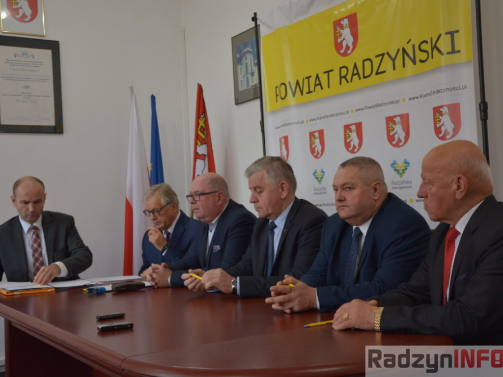 Podpisano umowy na termomodernizację budynków i zakup rezonansu