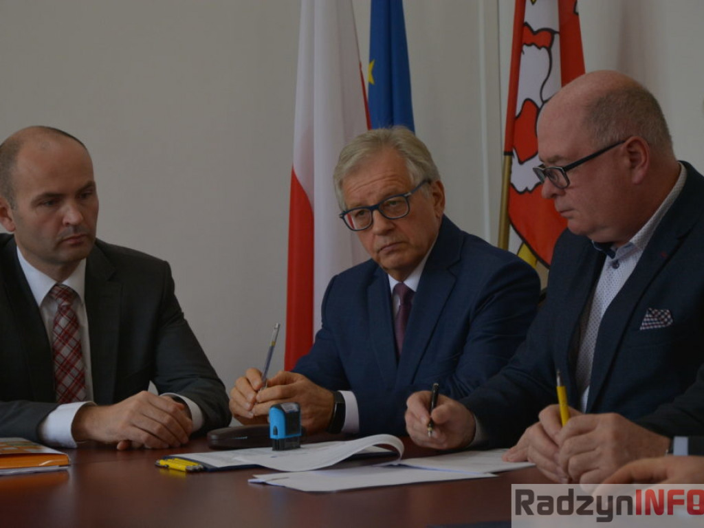 Podpisano umowy na termomodernizację budynków i zakup rezonansu