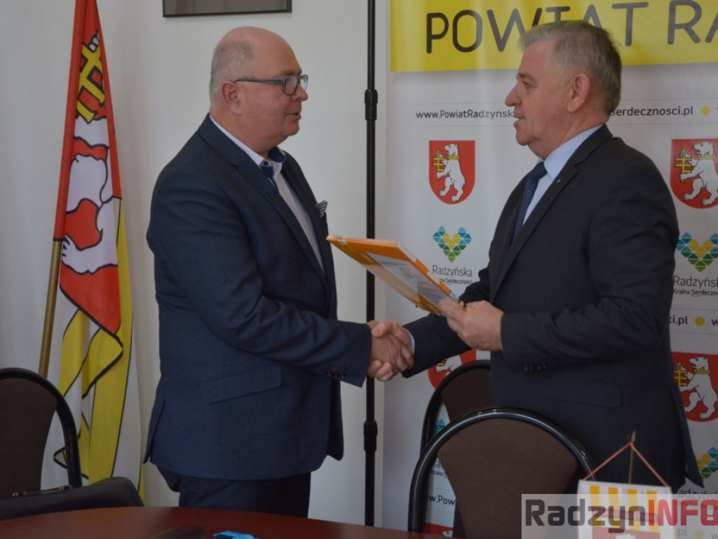 Podpisano umowy na termomodernizację budynków i zakup rezonansu