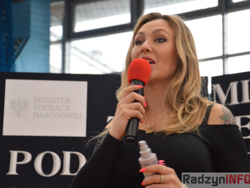 Pokaz sztuki fryzjerskiej w obiektywie