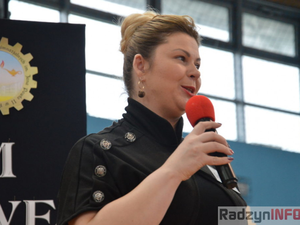 Pokaz sztuki fryzjerskiej w obiektywie