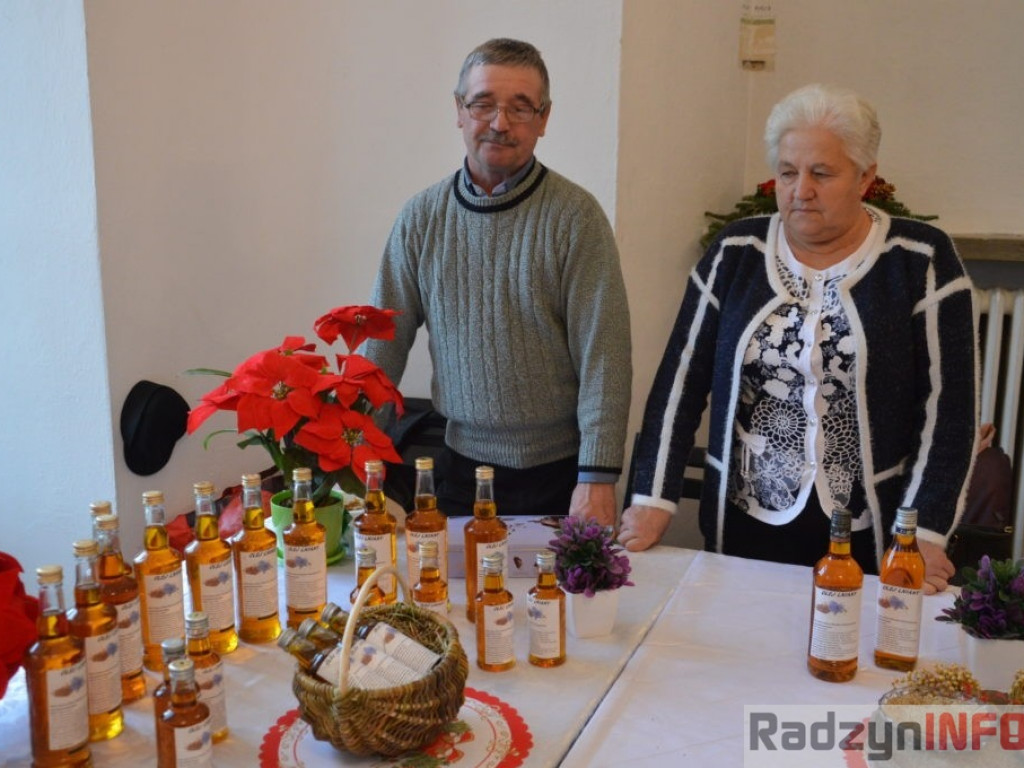 Świąteczny kiermasz rękodzieła w pałacowych wnętrzach