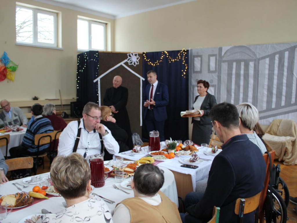 Spotkanie Opłatkowe w Warsztatach Terapii Zajęciowej w Kolembrodach