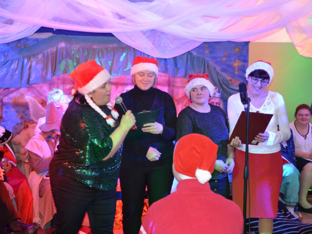 Szkolne kolędowanie w SOSW