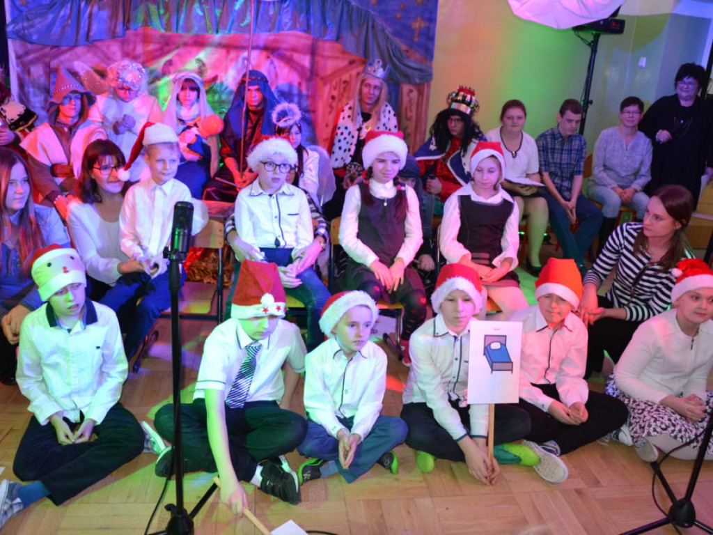 Szkolne kolędowanie w SOSW