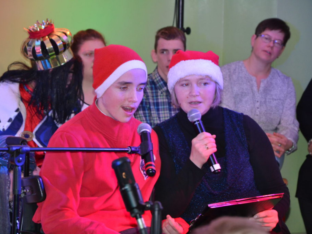 Szkolne kolędowanie w SOSW