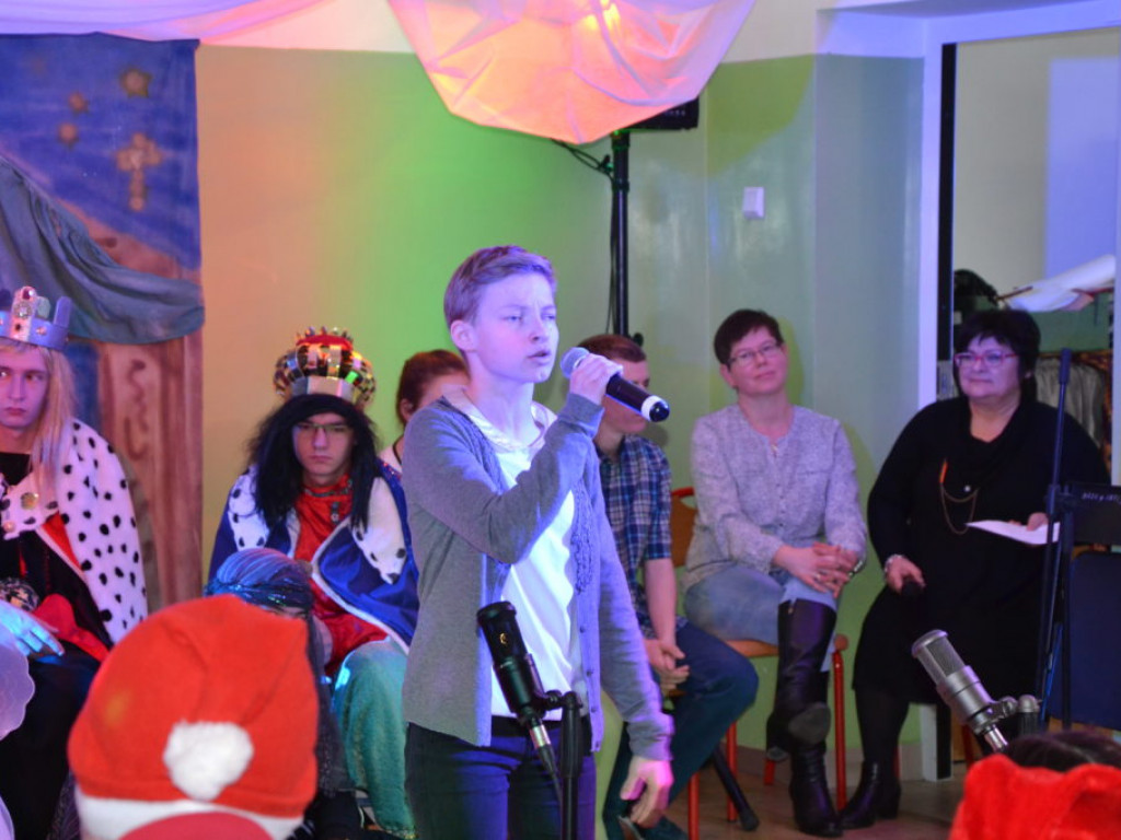 Szkolne kolędowanie w SOSW