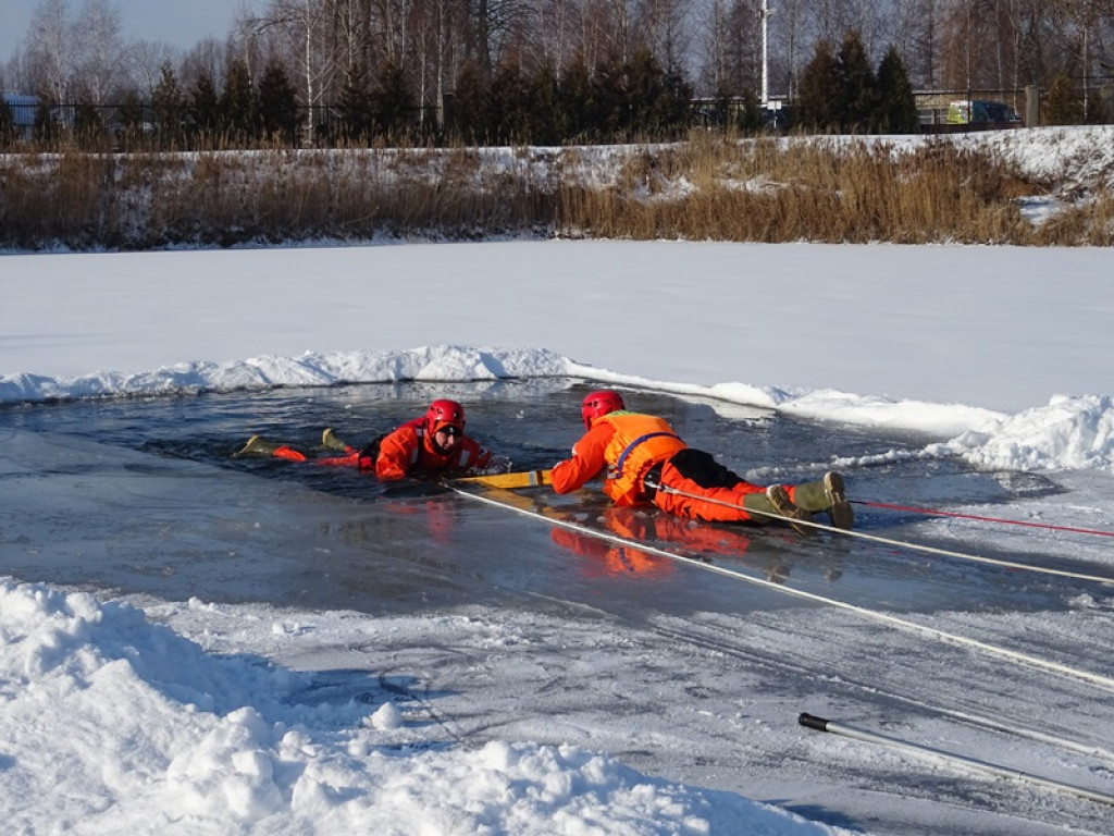 Ćwiczenia z zakresu ratownictwa lodowego