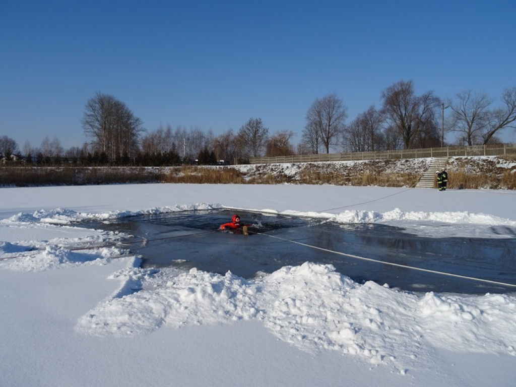 Ćwiczenia z zakresu ratownictwa lodowego
