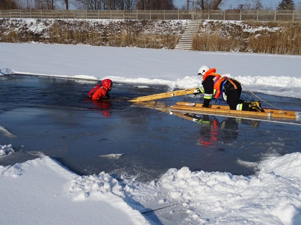 Ćwiczenia z zakresu ratownictwa lodowego