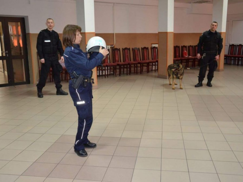 Spotkanie dzieci z gminy Ulan-Majorat z policjantami