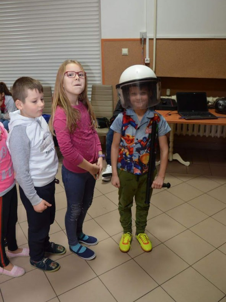 Spotkanie dzieci z gminy Ulan-Majorat z policjantami