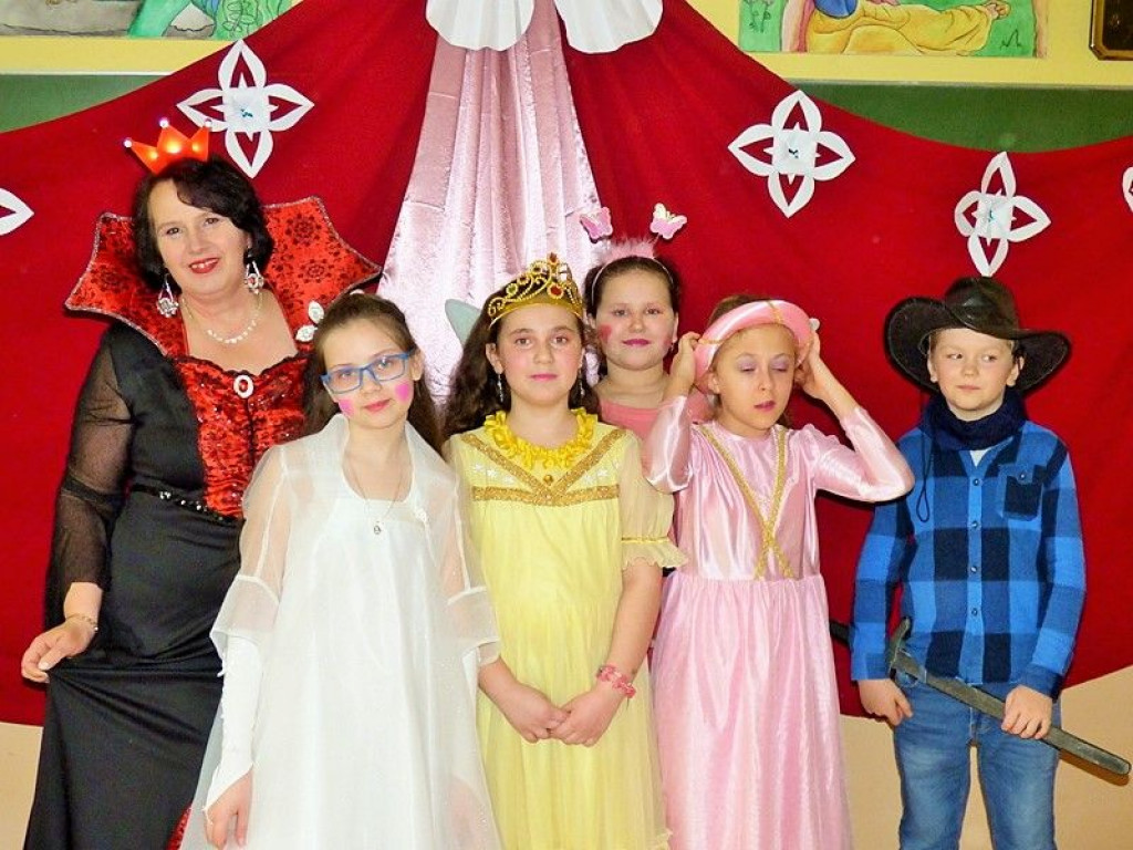 Bal przebierańców w Szkole Podstawowej w Żakowoli Poprzecznej